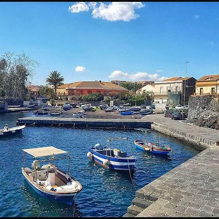 Cozy Apartment By The Sea Acireale Esterno foto