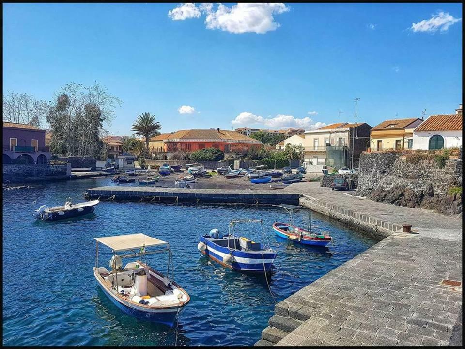 Cozy Apartment By The Sea Acireale Esterno foto