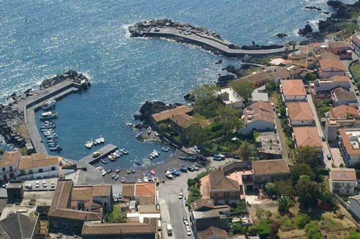 Cozy Apartment By The Sea Acireale Esterno foto